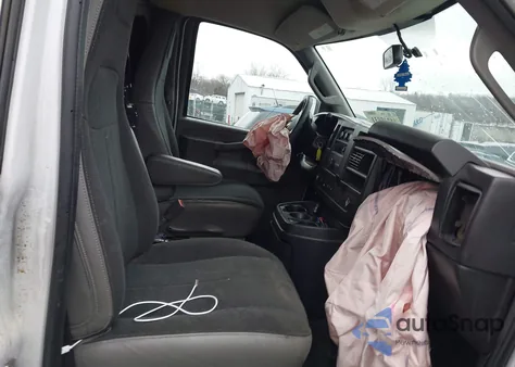 2021 Chevrolet Express Cargo Rwd 2500 Regular Wheelbase Wt from USA, damaged, VIN 1GCWGAFP3M1187556